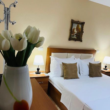 Iljazi'S Apartaments Vlorë 외부 사진