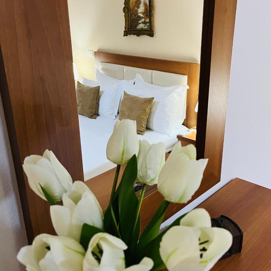 Iljazi'S Apartaments Vlorë 외부 사진