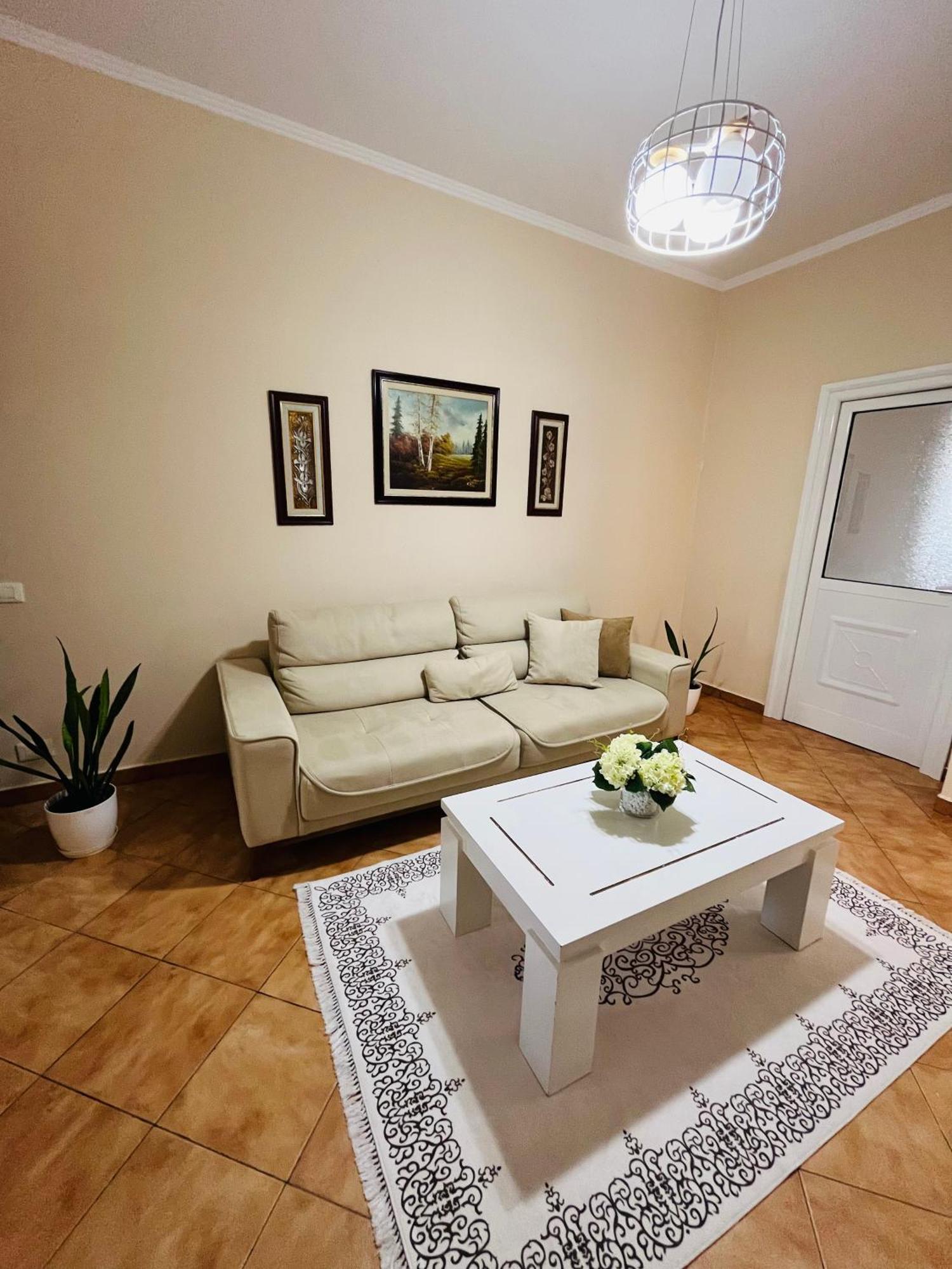 Iljazi'S Apartaments Vlorë 외부 사진