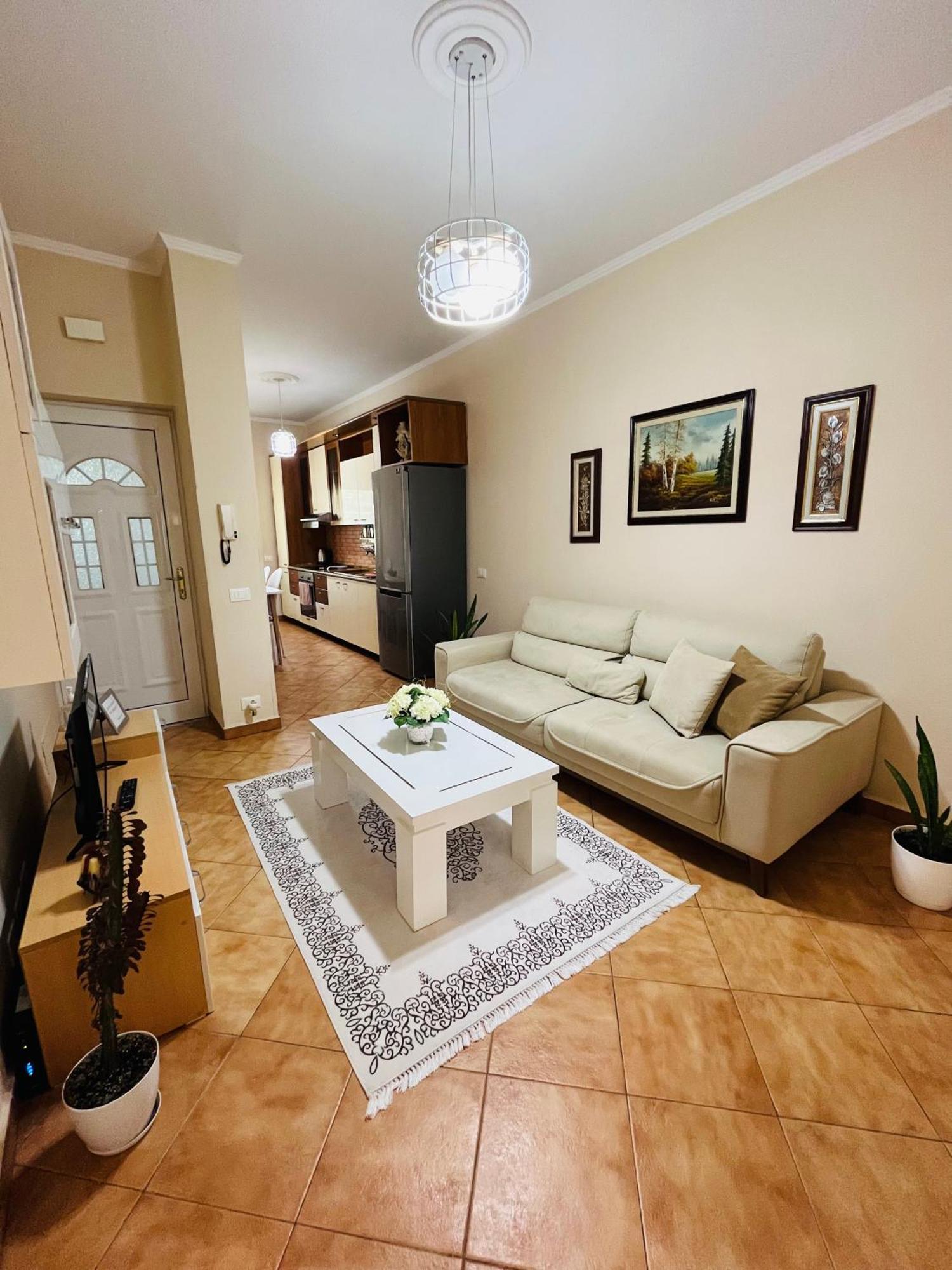 Iljazi'S Apartaments Vlorë 외부 사진