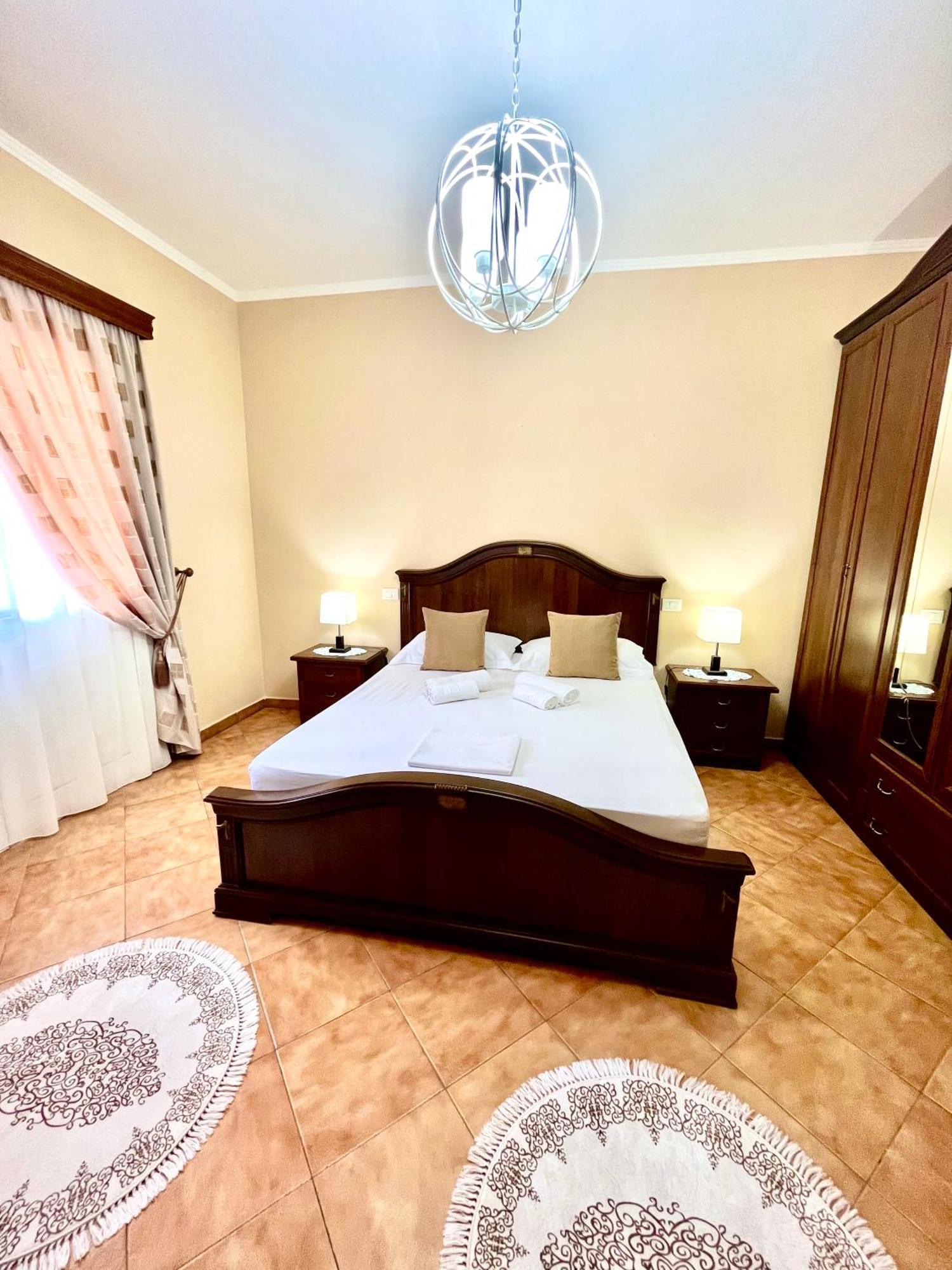 Iljazi'S Apartaments Vlorë 외부 사진