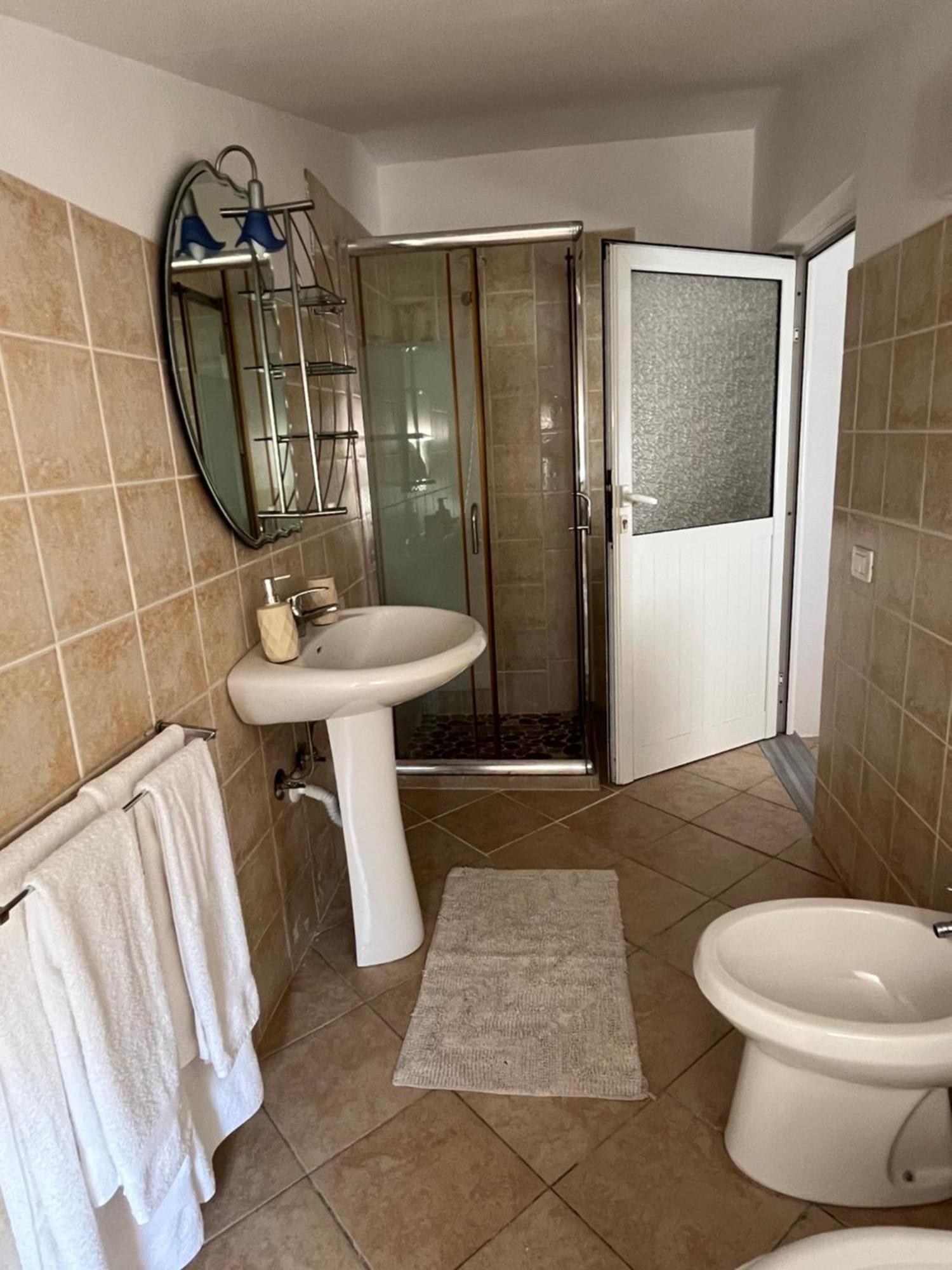 Iljazi'S Apartaments Vlorë 외부 사진
